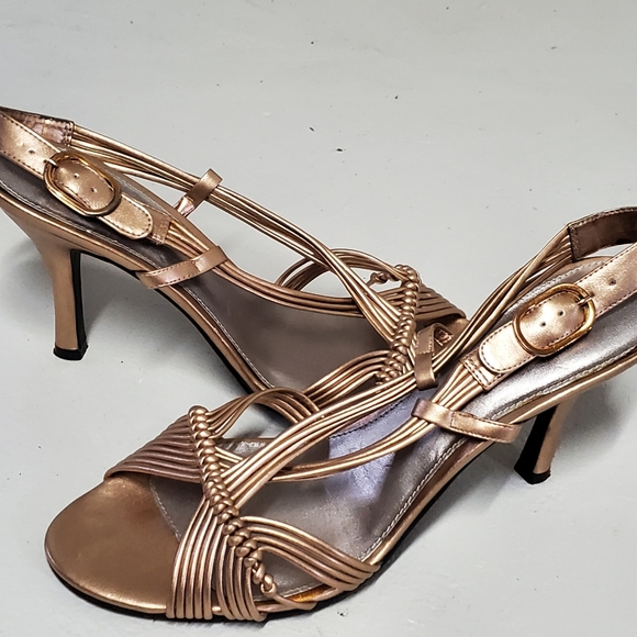 Gold Dress Shoes - Picture 8 of 9